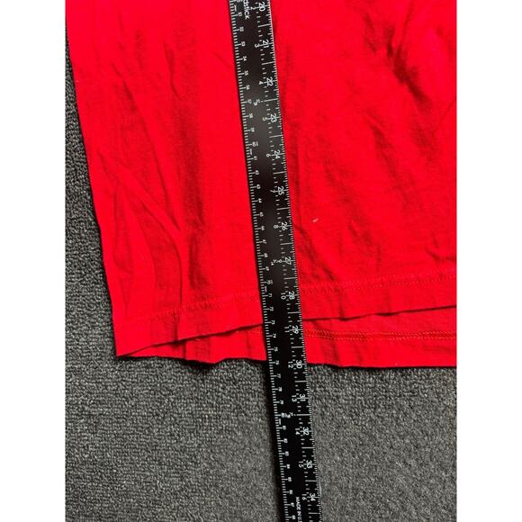 Buc-ees T Shirt It's Not About What's Under The Tree Size XL Red Short Sleeves - Picture 4 of 5